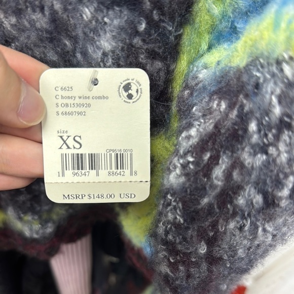 Free People Black and Gray Crew Neck Sweater - Picture 2 of 3